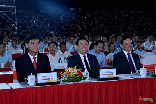 Chủ tịch Quốc hội Vương Đình Huệ dự Lễ khai mạc Năm Du lịch Quốc gia 2023
